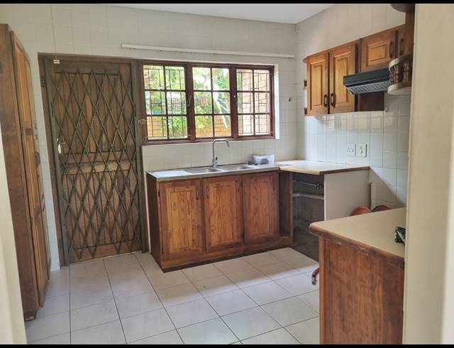 5 BEDROOM TOWNHOUSE FOR SALE IN GLENWOOD